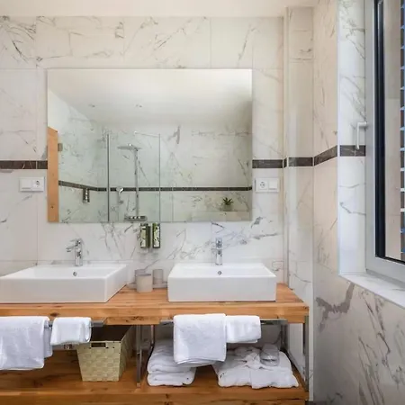 Superb With Private Pool **
