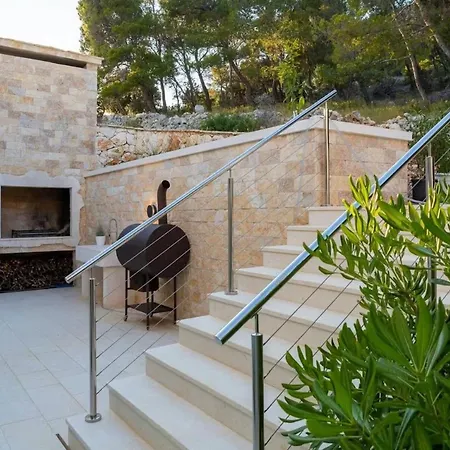 فيلة Superb With Private Pool ** *