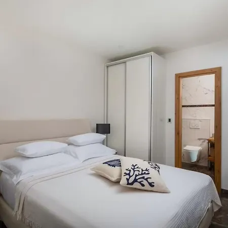 Superb With Private Pool **